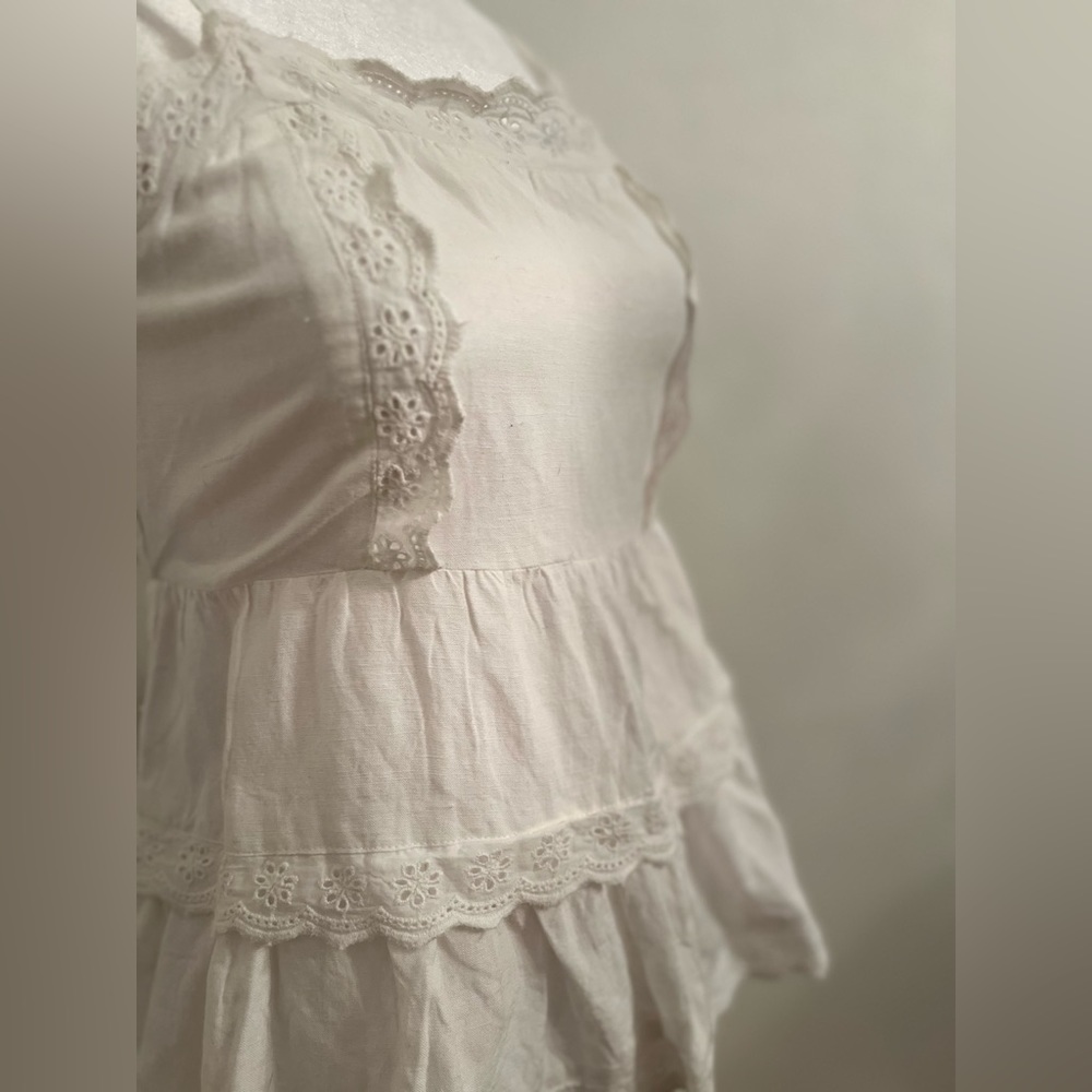 Lacey white top